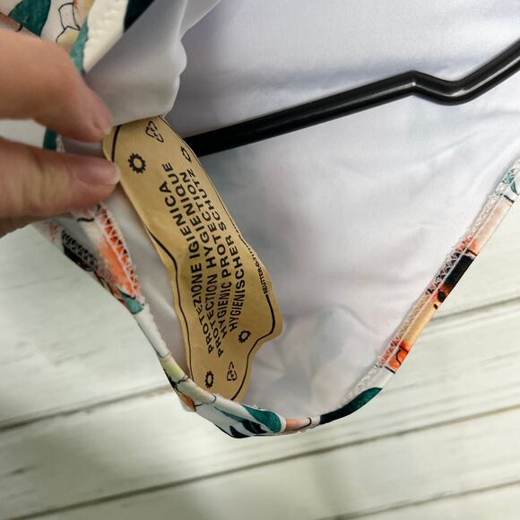 Cupshe Miss You Poppy One Piece Swimsuit Floral Stripe Size Large - Picture 10 of 12